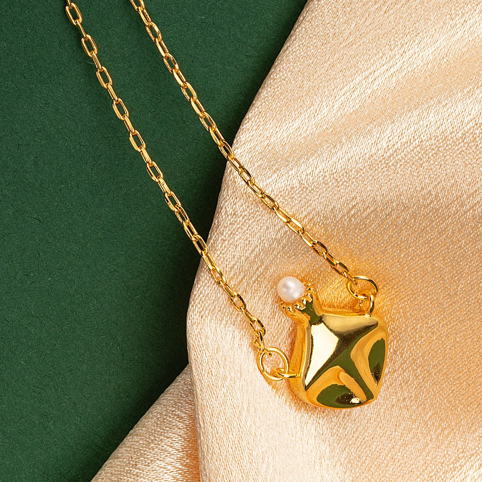 Medium Pebble Necklace